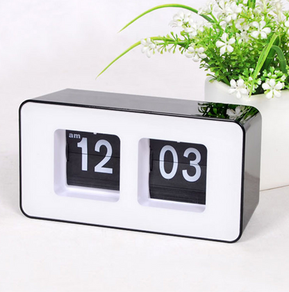Retro Square Desk Clock - Auto Page Flip
