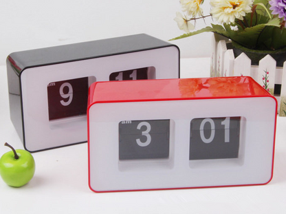 Retro Square Desk Clock - Auto Page Flip